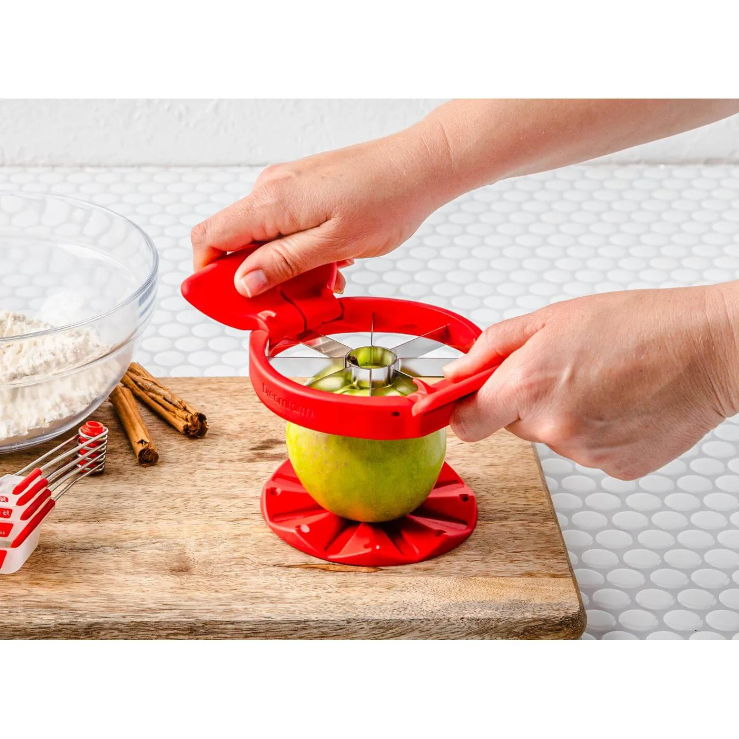 DreamFarm Flapple Apple Slicer & Corer - Red