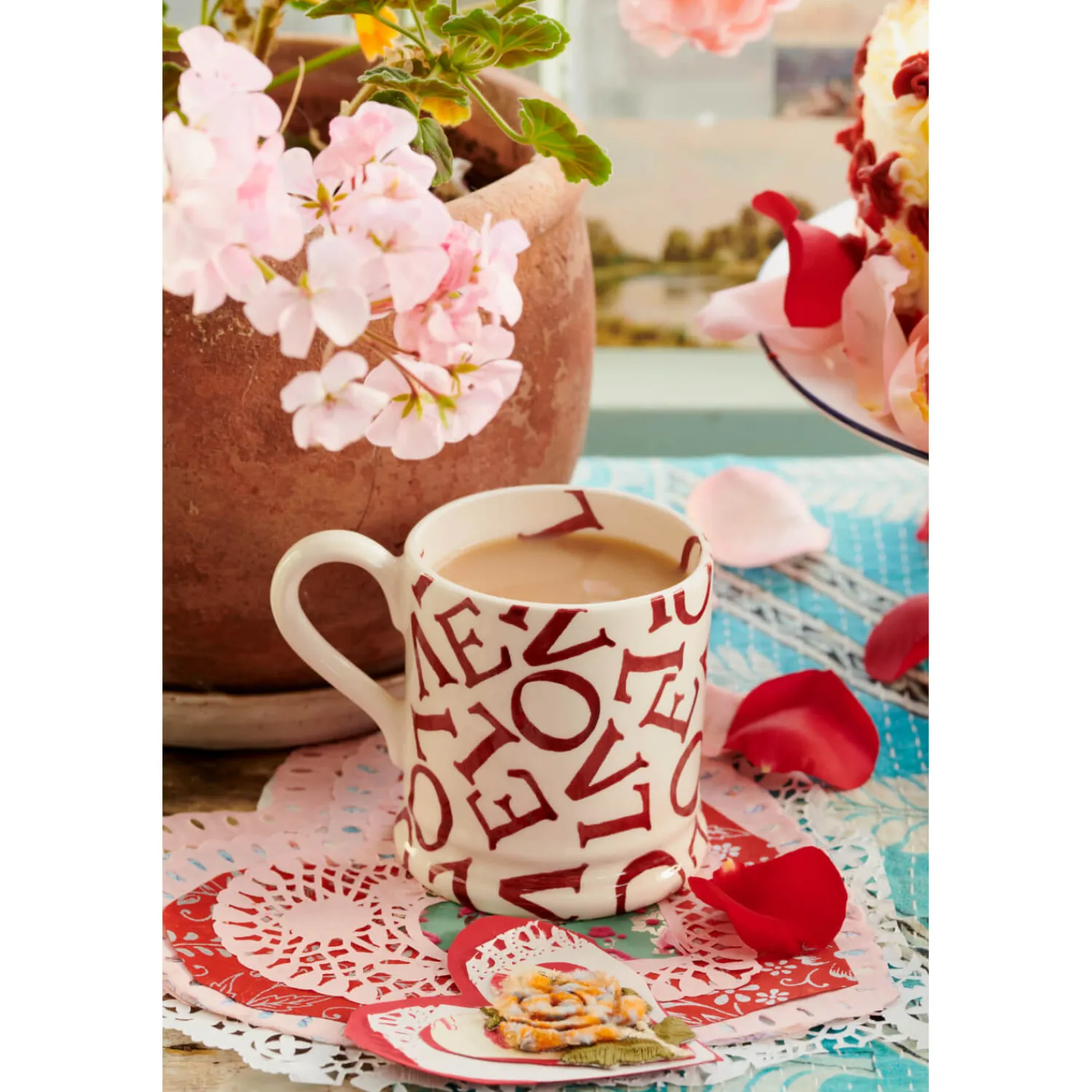 EMMA BRIDGEWATER Half Pint Mug - L.O.V.E - Polka Red
