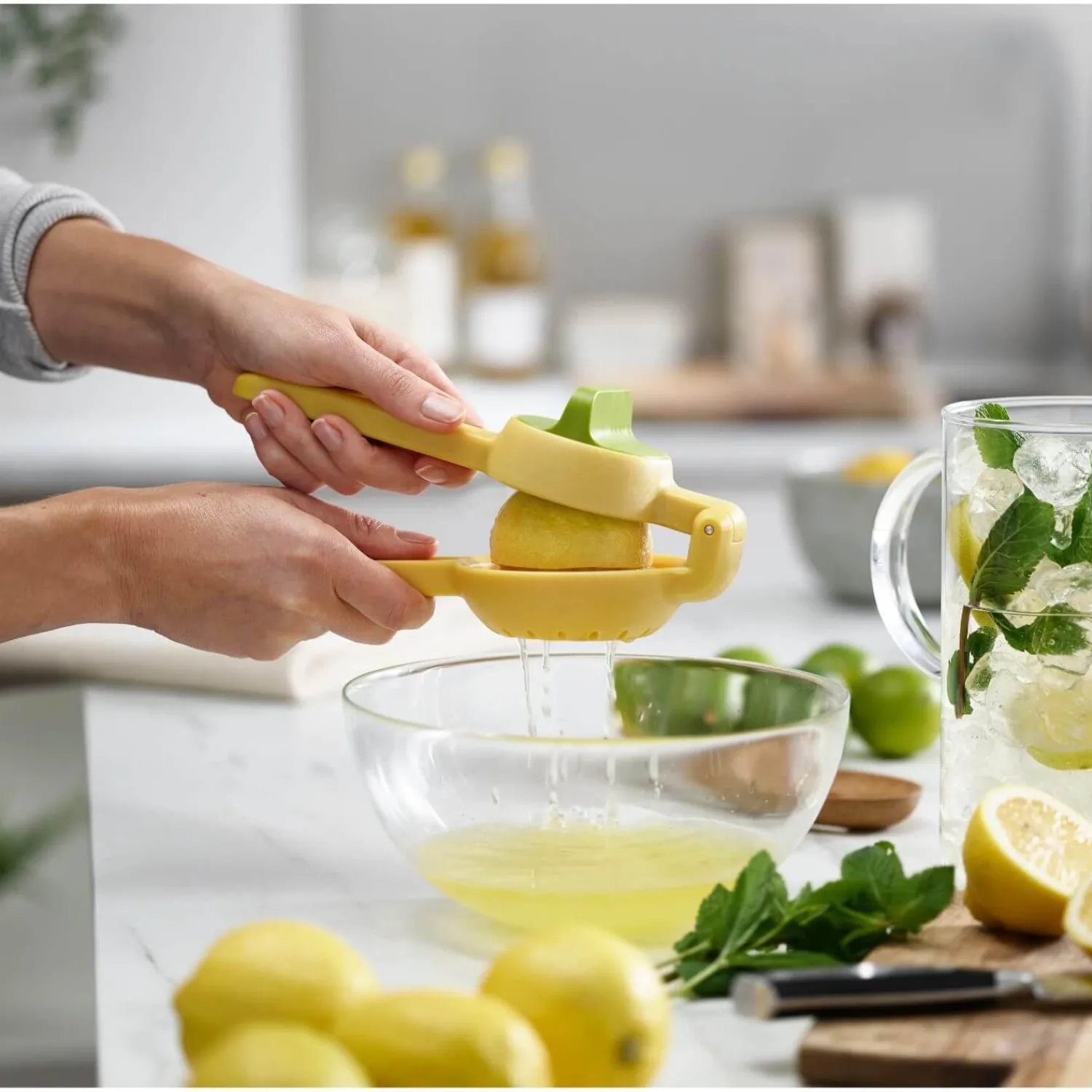 Joseph Joseph JuiceMax Dual Action Citrus Press - Yellow