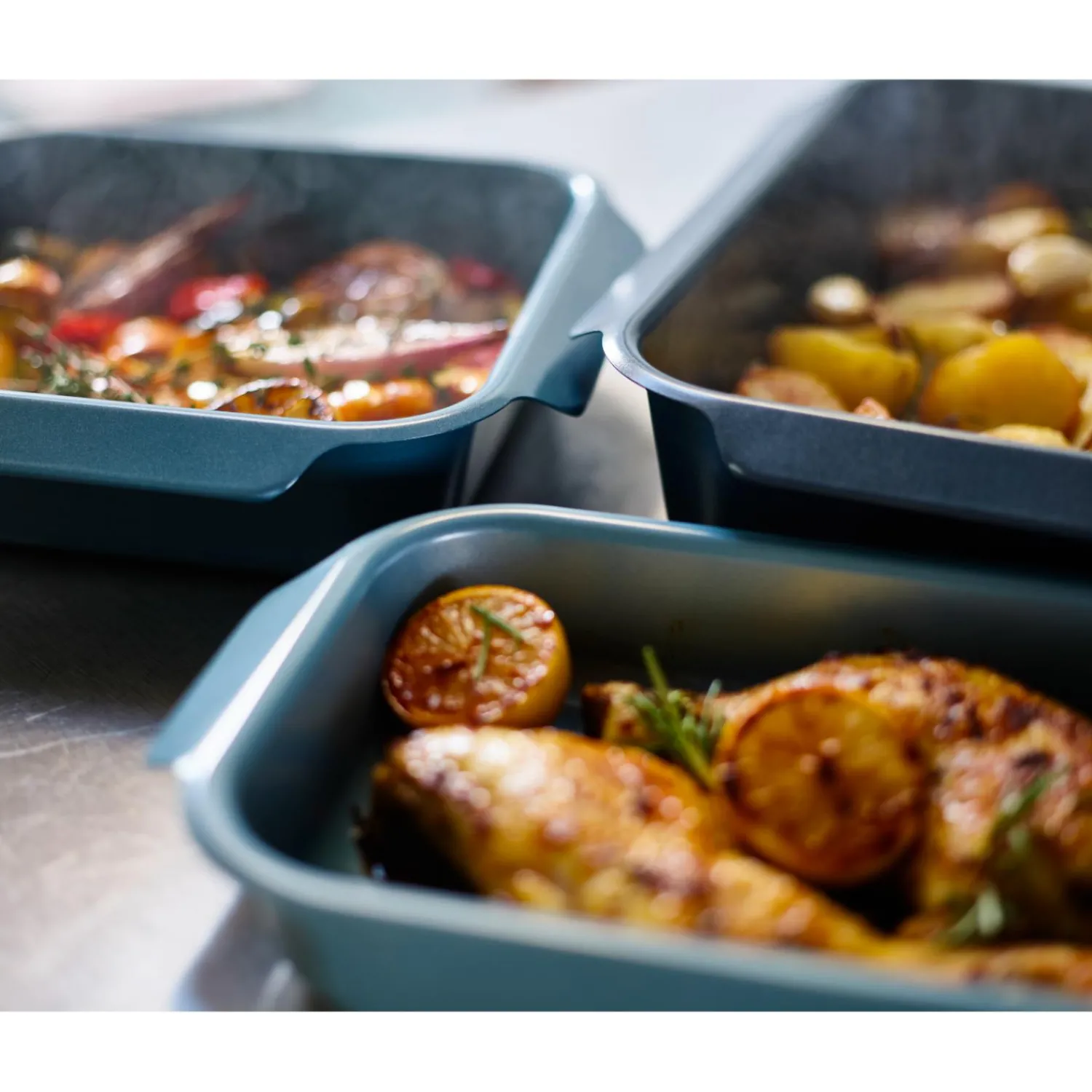 Joseph Joseph Nest™ Oven Non-Stick Medium Roasting Tray - Blue