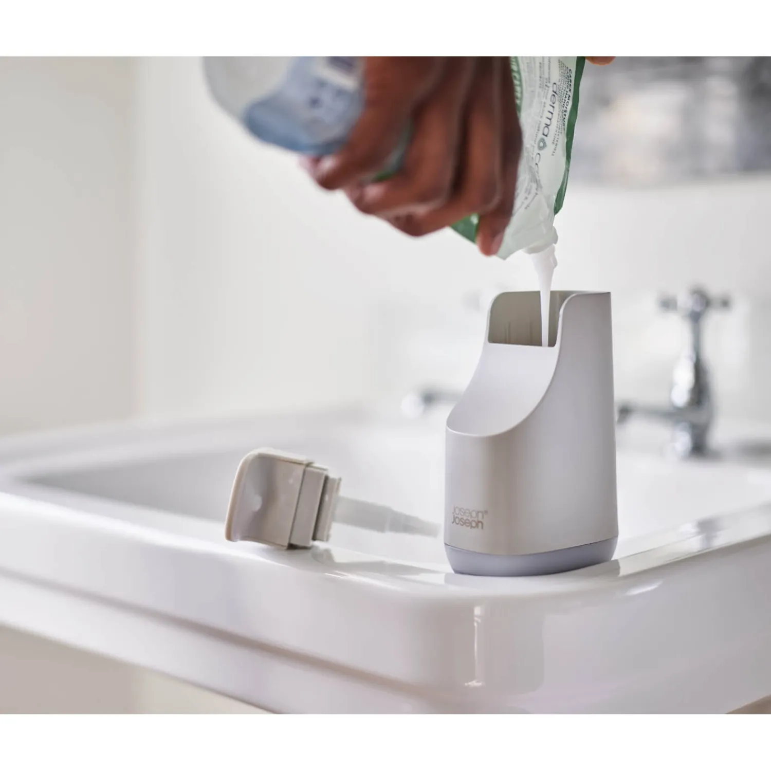 Joseph Joseph Slim Compact Soap Pump - Ecru
