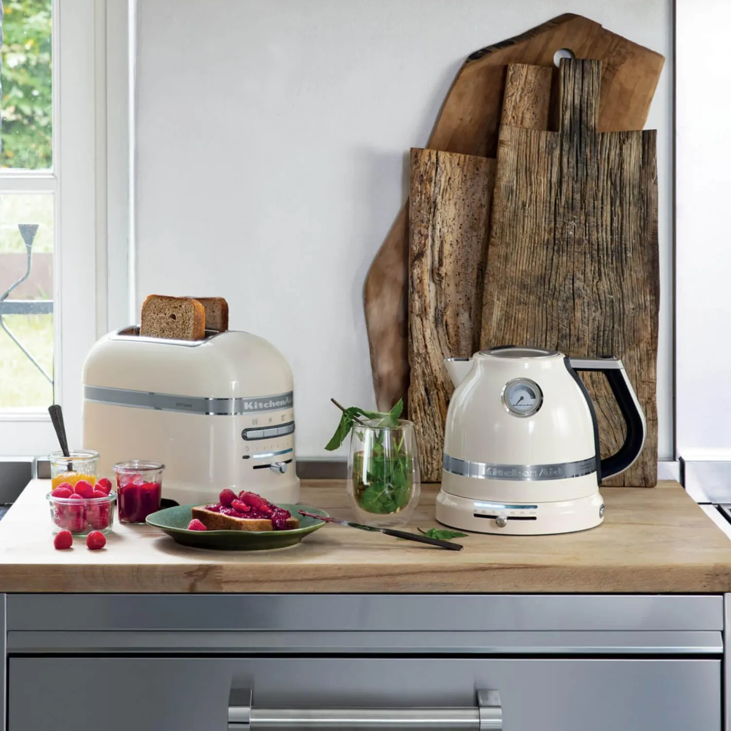KitchenAid Artisan 5KEK1522BAC 1.5 Litre Kettle - Almond Cream