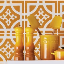 Le Creuset Classic Pepper Mill - Nectar