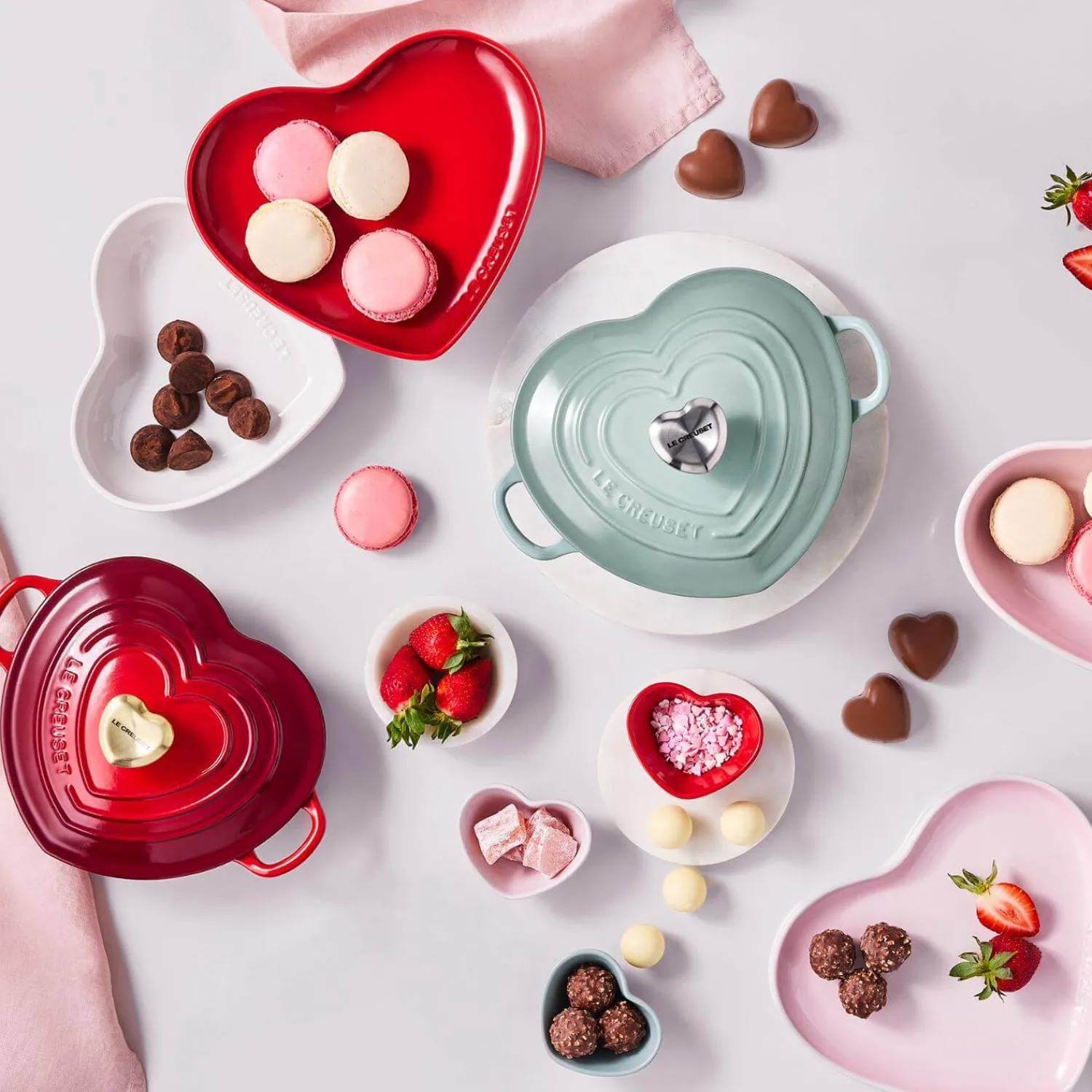 Le Creuset 32cm Heart Stoneware Serving Platter - Shell Pink