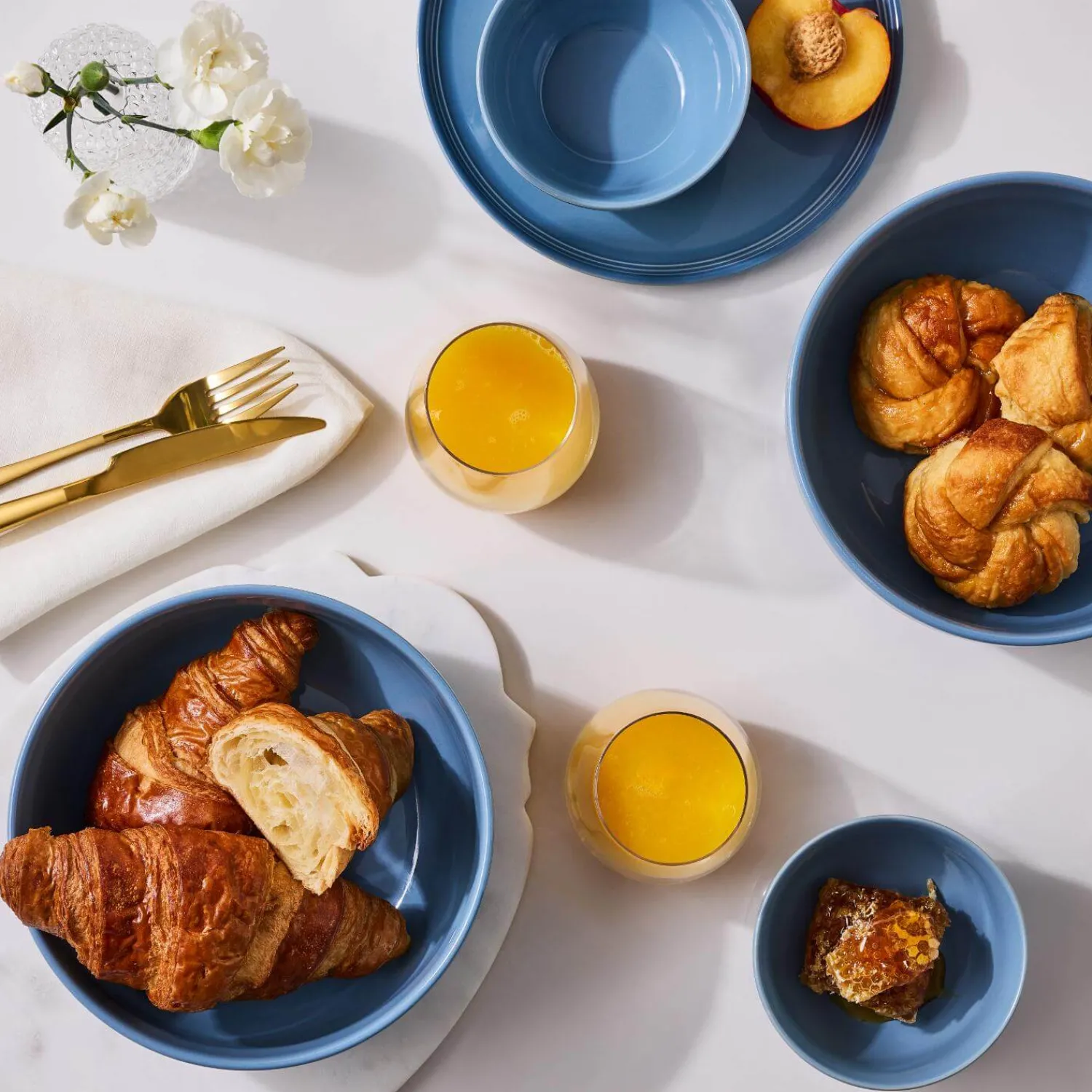 Le Creuset 12cm Stoneware Round Coupe Snack Bowl - Chambray