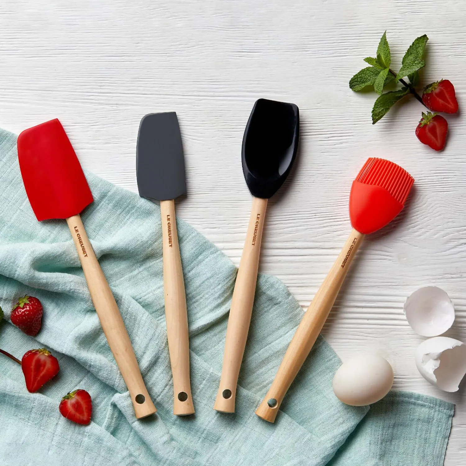 Le Creuset Craft Medium Silicone Spatula - Black