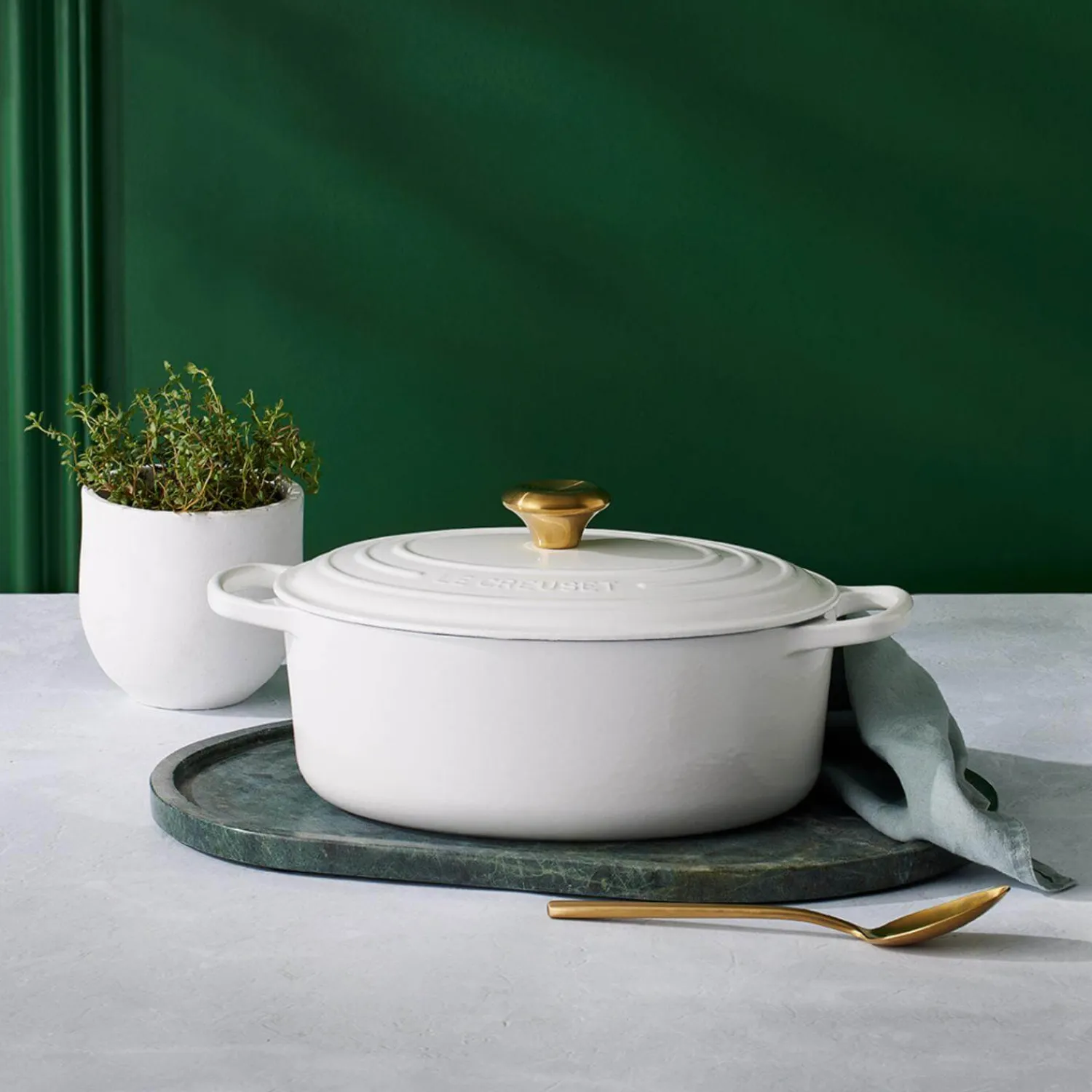 Le Creuset Signature Cast Iron 27cm Oval Casserole - White