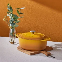 Le Creuset Signature Cast Iron 27cm Oval Casserole - Nectar