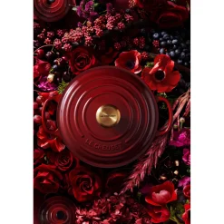 Le Creuset Signature Cast Iron 22cm Round Casserole - Garnet