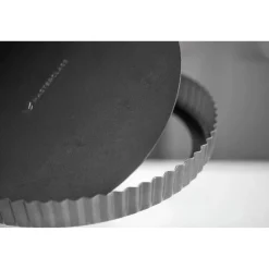 MasterClass Loose Base Fluted Flan Tin - 20cm