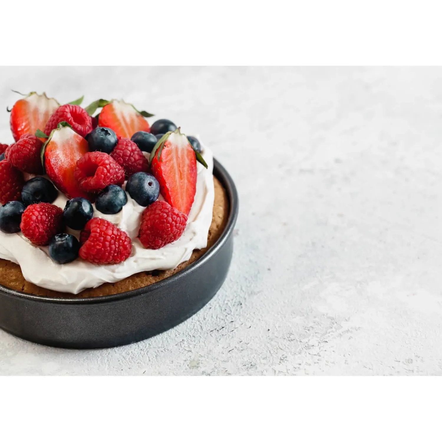 MasterClass Loose Base Round Cake Tin - 20cm