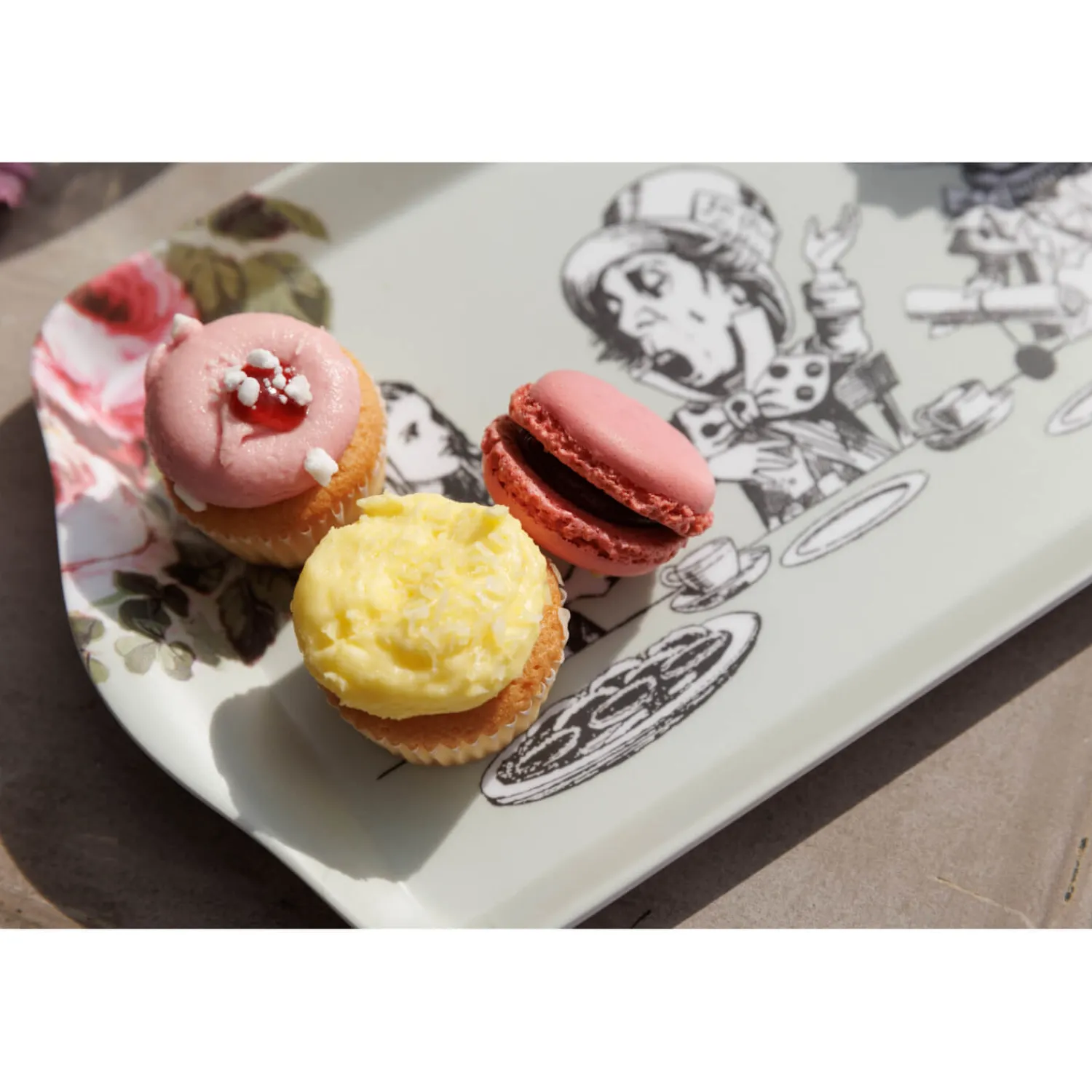 Alice in Wonderland Mikasa V&A Melamine Sandwich Tray