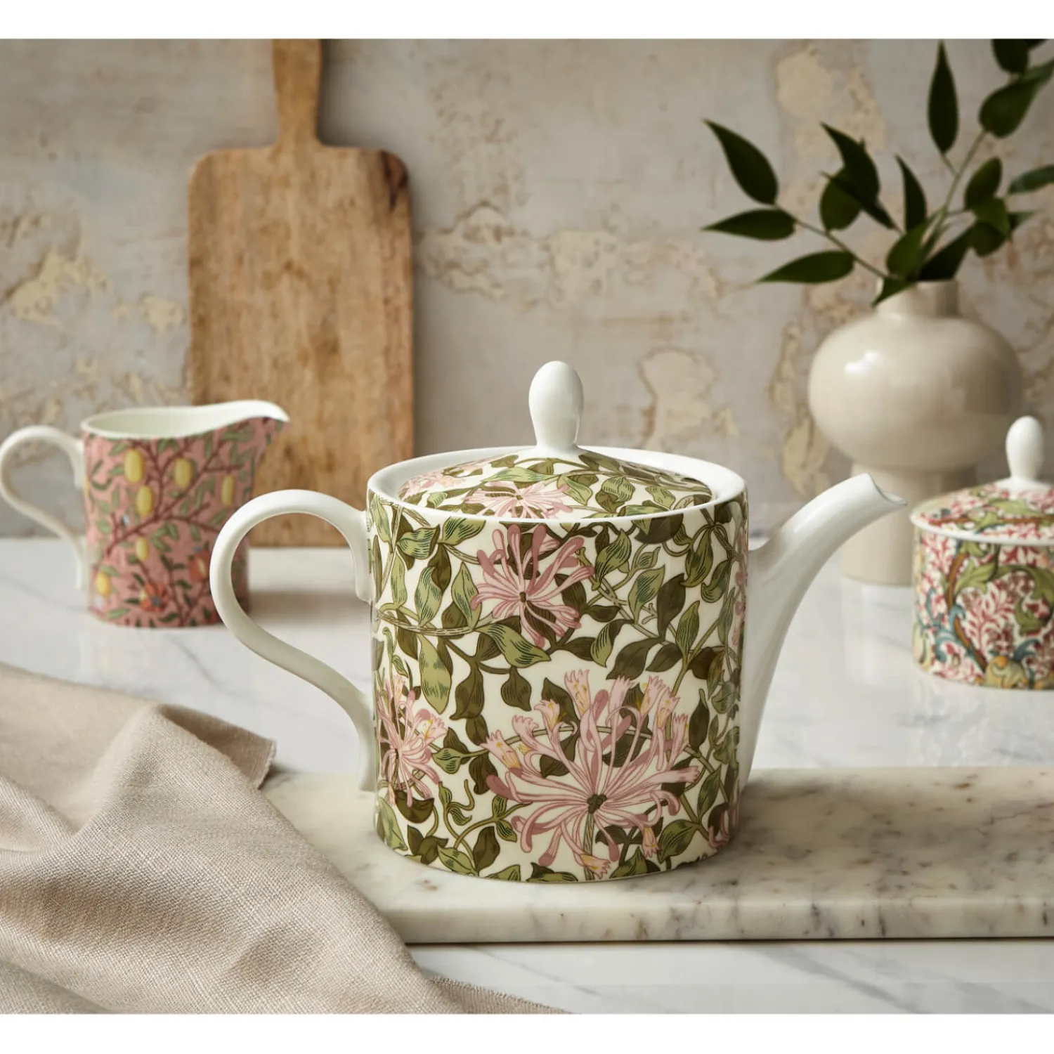 Morris u0026 Co Morris & Co 4 Cup Porcelain Teapot - Honeysuckle