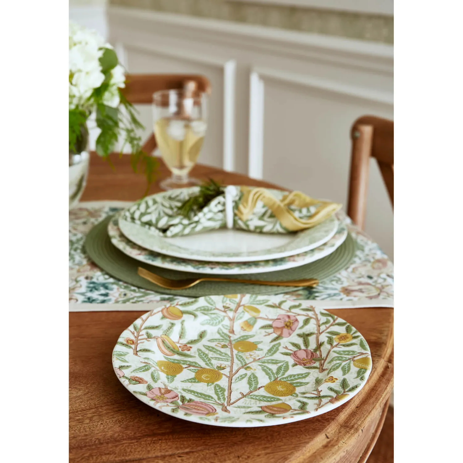 Morris u0026 Co Morris & Co 23cm Earthenware Plate - Assorted