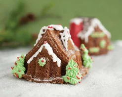 Nordic Ware Gingerbread House Duet Aluminium Pan