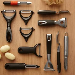 OXO Good Grips Y Peeler - Black