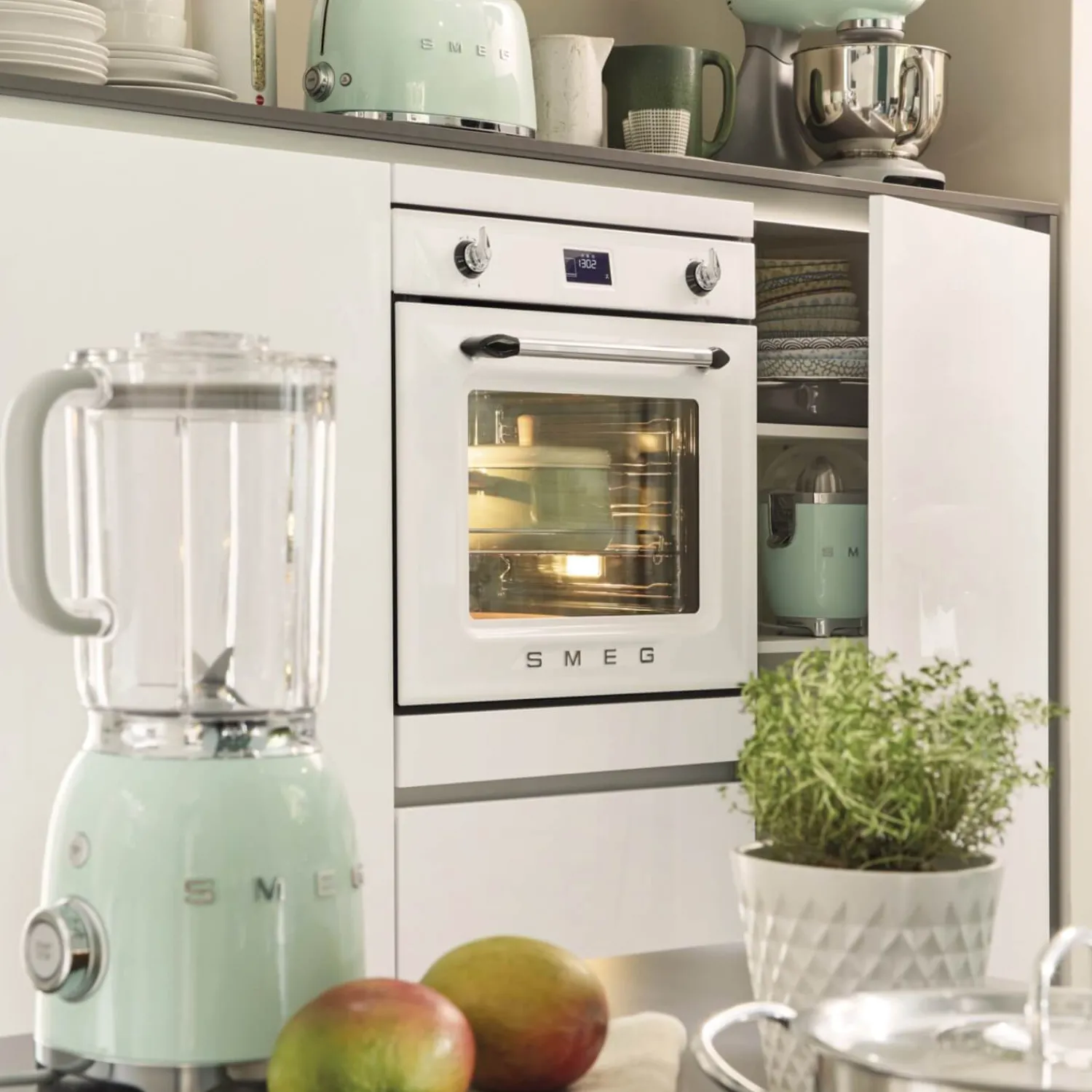 Smeg 50's Style Retro KLF03 Jug Kettle - Pastel Green