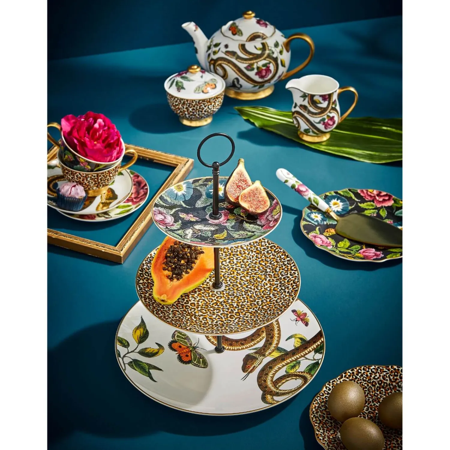 SPODE Creatures of Curiosity Cake Stand - 3 Tier