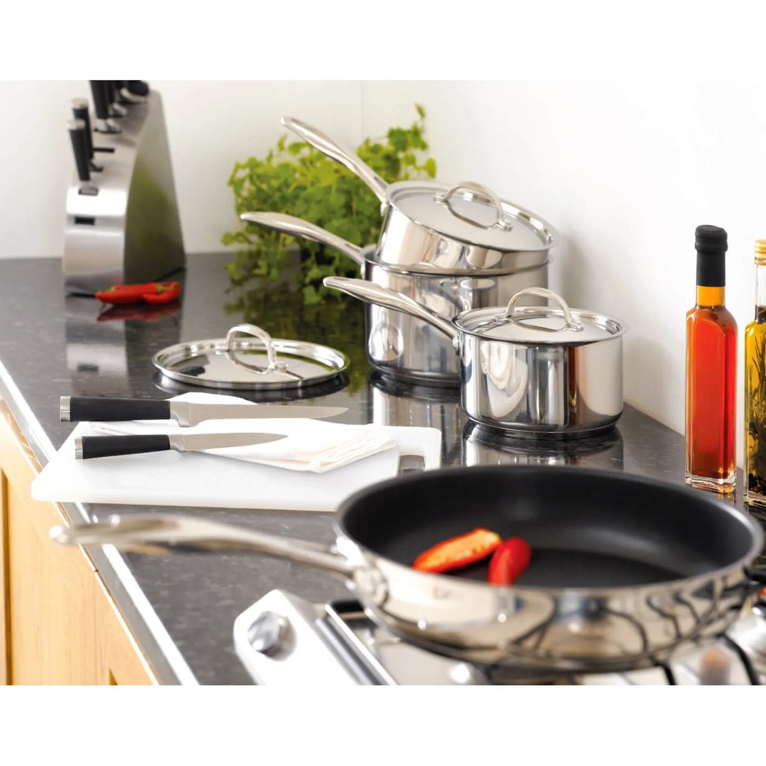 Stellar 7000 Draining Saucepan With Glass Lid - 16cm