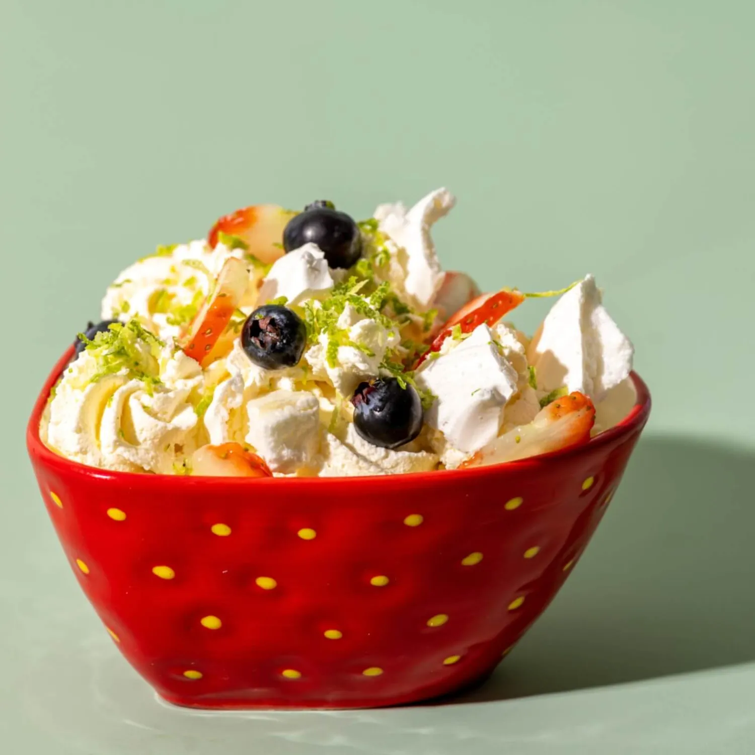 World of Flavours Typhoon World Foods Strawberry Bowl - 12cm