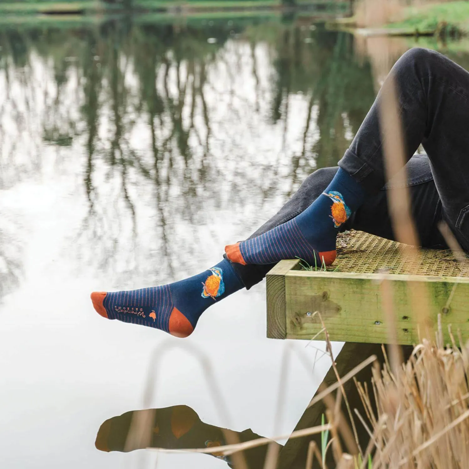 Wrendale Designs By Hannah Dale Mens Bamboo Socks One Size 7-11 - The Kingfisher