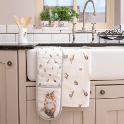 Wrendale Designs by Hannah Dale Double Oven Glove - Woodlanders