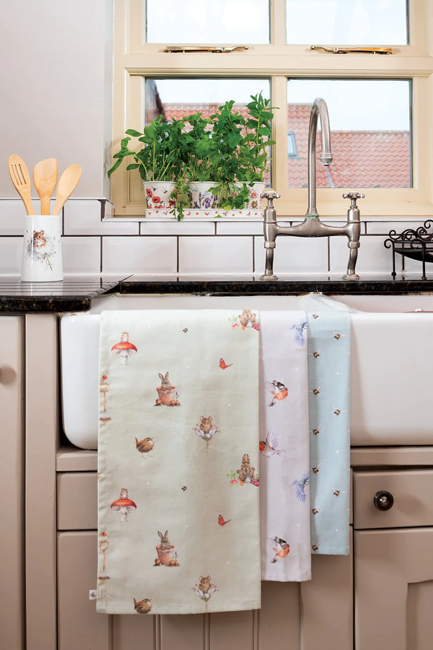 Wrendale Designs by Hannah Dale 100% Cotton Tea Towel - Garden Friends