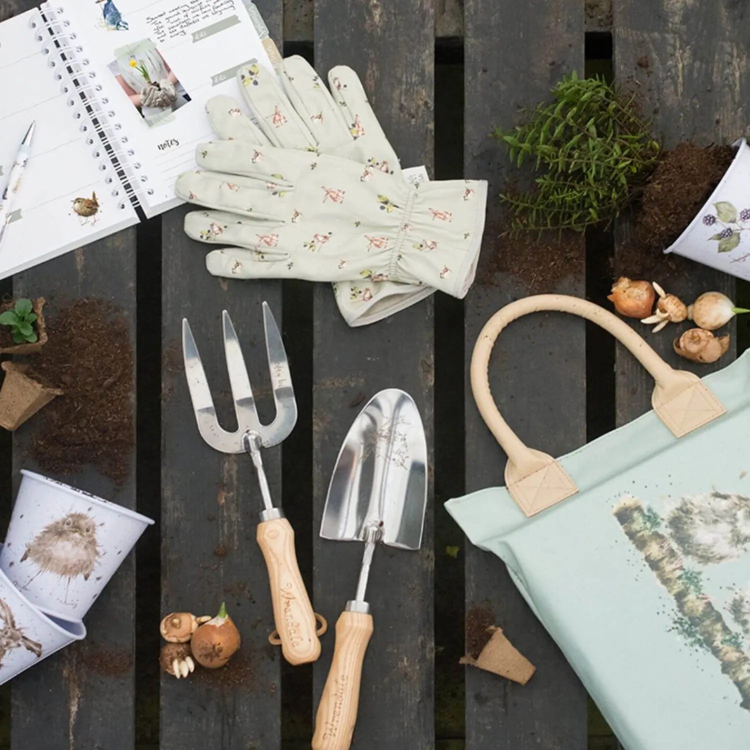 Wrendale Designs by Hannah Dale Gardening Gloves - Blooming With Love