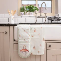 Wrendale Designs by Hannah Dale Double Oven Glove - Garden Friends
